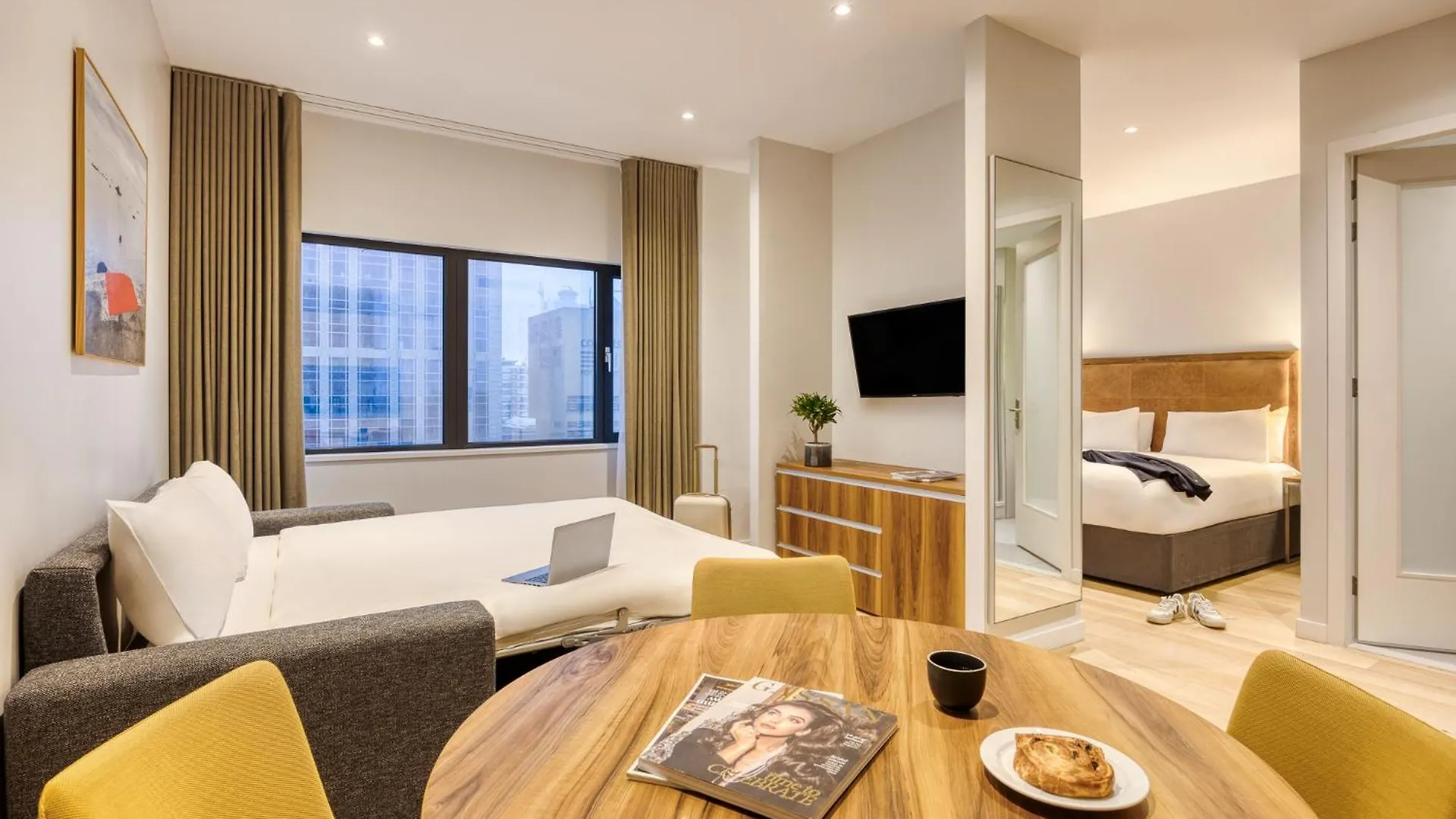 Premier Suites Rotterdam Aparthotel