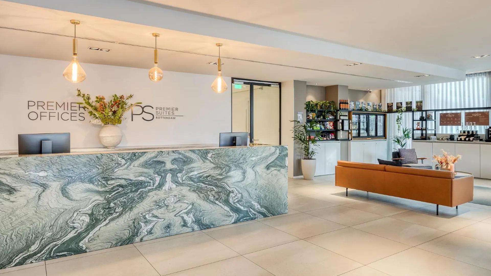 Premier Suites Rotterdam 4*,