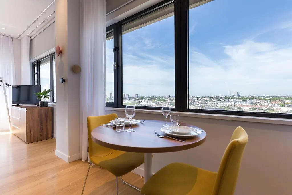 Premier Suites Rotterdam 4*,